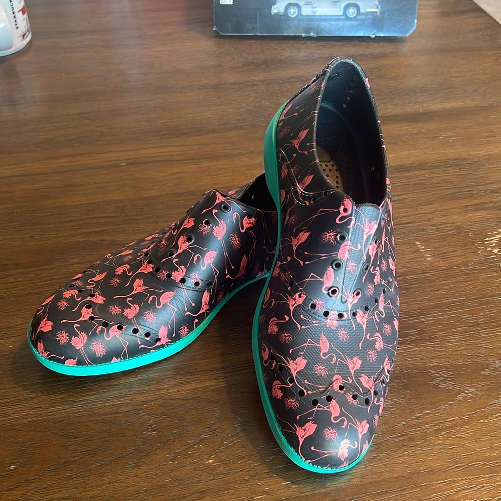 EUC Biion Black Slip on Loafers flamingo Mens Shoes Size 10